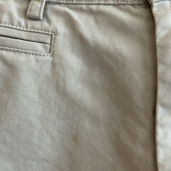 Classiques Du Sport Khaki/Cream Shorts. Size 6P - Picture 10 of 10